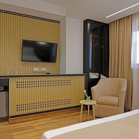 Mark Hotel Tirana Berxull Экстерьер фото